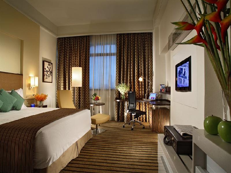 PARKROYAL on Kitchener Road