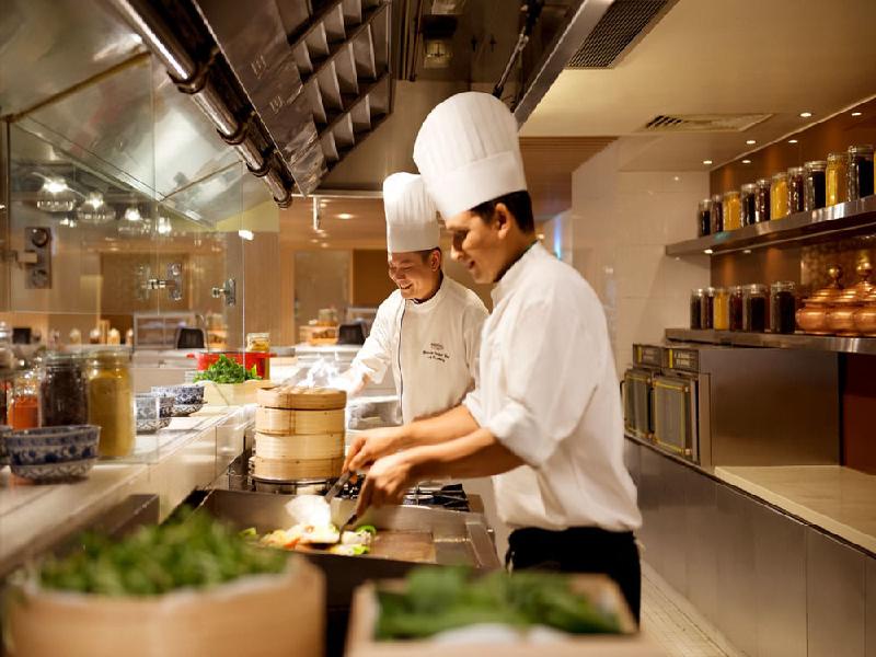 PARKROYAL on Kitchener Road