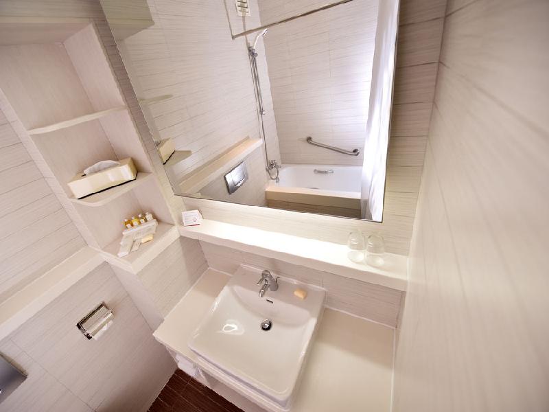 PARKROYAL on Kitchener Road