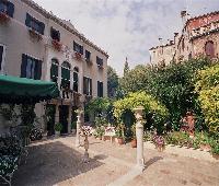 Pensione Accademia Villa Maravege