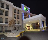 Holiday Inn Express and Suites Indianapolis W- Airport Area