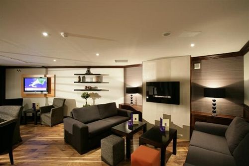 Hotel Lounge