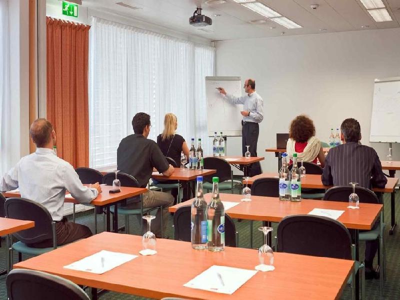 ibis Zurich Messe-Airport