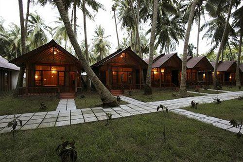 Hotel Symphony Palms Beach Resort .