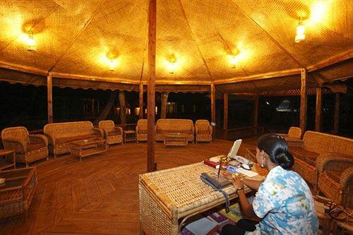 Hotel Symphony Palms Beach Resort .