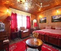 Taj Palace Houseboat