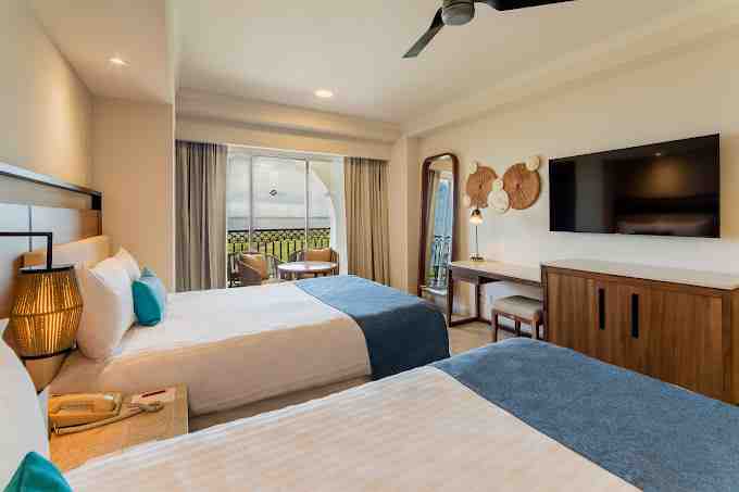 GR Solaris Cancun