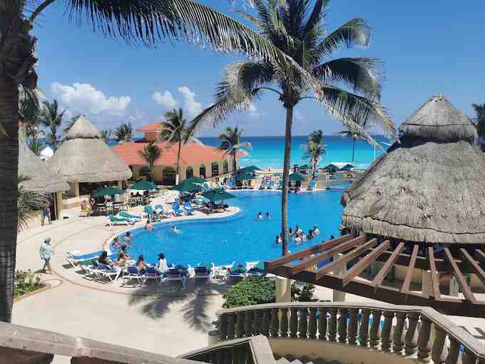 GR Solaris Cancun